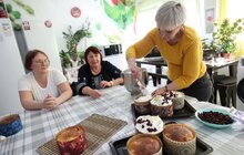 Фото 25: Як у модульному містечку у Львові випікали паску за особливим рецептом (фото/відео)