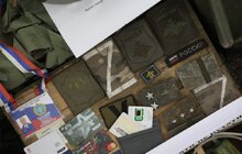 Фото 10: У Центрі Довженка відкрилась виставка розмальованих військових артефактів: відбудеться аукціон