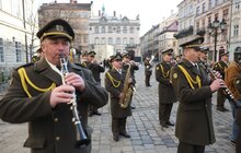 Фото 6: Сотні містян у центрі Львова урочисто заспівали Гімн України (фото/відео)