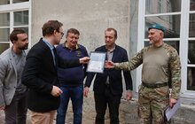 Фото 3: Мерія Львова передала військовим портативні рації та квадрокоптери