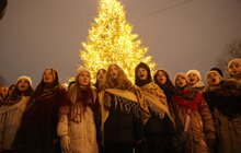Фото 3: У Львові засвітили головну ялинку міста (відео)