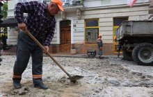 Фото 6: На вул. Галицькій проводять поточний ремонт пішохідної частини
