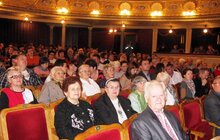 Фото 1: Підопічні територіального центру побували у Львівській опері