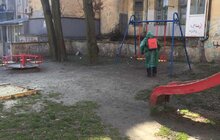 Фото 55: На території Львова проводять миття і дезінфекцію дитячих майданчиків
