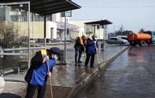 Фото 70: Комунальні служби дезінфікують місто: миють вулиці, тротуари, зупинки транспорту, сходові клітки будинків