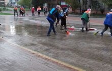 Фото 11: Комунальні служби проводять миття і дезінфекцію в місті
