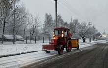 Фото 7: Для забезпечення проїзду по місту, зранку працювало 54 одиниці снігоочисної техніки