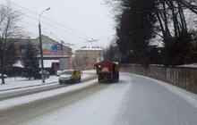 Фото 11: Усі комунальні служби залучені до прибирання міста від снігу