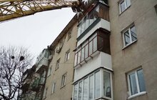 Фото 6: Мерія закликає мешканців бути особливо обережними через нависання буруль та снігу
