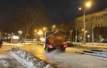 Фото 55: Для посипання доріг від ожеледиці минулої доби використано 513 м3 піскосуміші та 212 м3 солі