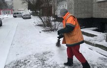 Фото 65: Для посипання доріг від ожеледиці минулої доби використано 527 м3 піскосуміші та 186 м3 солі