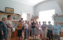 Фото 5: Для літніх панів та панянок організували екскурсію у Палеонтологічний музей