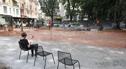 Для зручності пішоходів демонтують огорожу на площі Галицькій