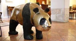 До Китайського нового року у Львові розмальовують 15 скульптур панд
