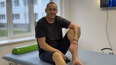 Фото: Мріє знову ходити: в центрі UNBROKEN допомагають відновитись захиснику, який втратив ногу на війні