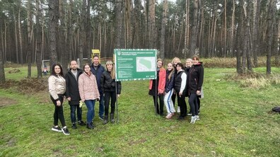 Фото: У лісопарку селища Рудно висадили пів сотні молодих дубів
