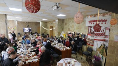 Фото: У Львові провели спільні великодні сніданки у прихистках для переселенців