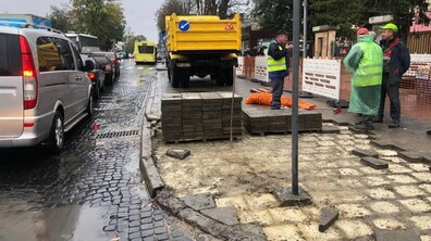 Фото: На вулиці Личаківській у напрямку Винник облаштовують дві смуги для руху транспорту