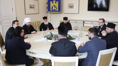 Фото: На зустрічі з Главою Православної Церкви України в мерії презентували створення Центру денного дозвілля для людей літнього віку