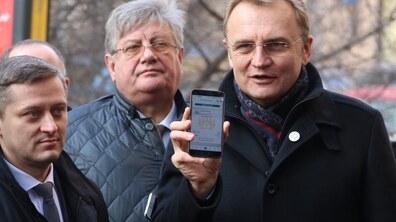 Фото: Львів – перше місто в Україні, де стартувала система безготівкового розрахунку в електротранспорті