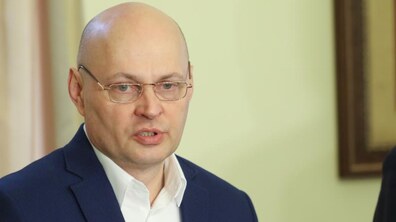 Фото: «Діяльність приміських маршрутів приведено до чинного законодавства. Ми моніторимо пасажиропотік і, при необхідності, готові підсилити маршрути додатковими машинами», - С. Бабак
