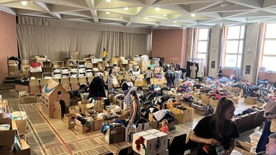Фото: У Львові переселенці можуть отримати допомогу в гуманітарному штабі на вул. Чупринки, 71