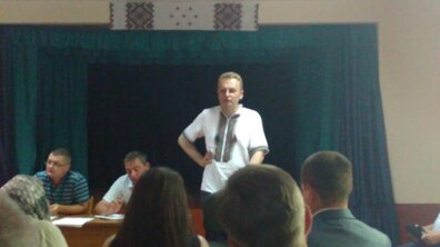 Фото: Мер Львова вчора взяв участь у громадських зборах в селі Брониця
