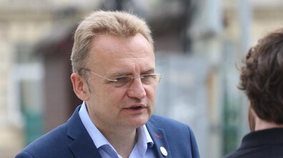 Фото: «Коли Станція швидкої медичної допомоги була підпорядкована місту, виклики виконувались оперативніше, і були закуплені нові машини», - А. Садовий