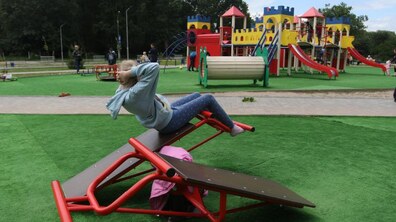 Фото: На вул. Широкій, 88-100 облаштували новий громадський простір
