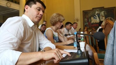 Фото: Міська рада підтримала електронну петицію «Зобов'язати власників собак прибирати екскременти за своїми вихованцями»
