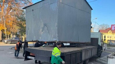 Фото: У Брюховичах на вулиці Івасюка демонтували незаконний кіоск