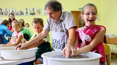 Фото: У Львові презентують керамічне панно, яке виготовили школярі разом з люксембурзьким художником