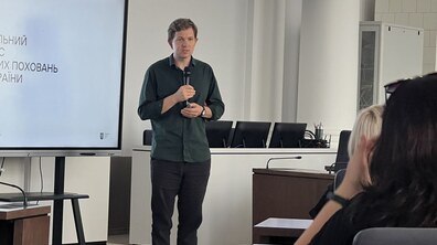 Фото: У мерії Львова продовжують зустрічатися з родинами полеглих захисників, щоб обговорити ескіз Меморіалу Героїв України