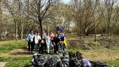 Фото: У двох парках Львова провели весняні толоки