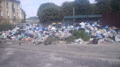 Фото: З майданчиків житлового фонду ще не вивезли понад 5 тис тонн сміття