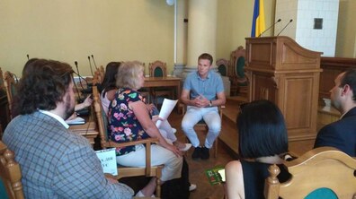Фото: Представники Львівської міської ради зустрілися з громадськими активістами щодо незаконних забудов