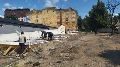 Фото: На території колишнього ринку «Добробут» знову почали будувати МАФи: місто звернулось у профільне міністерство з вимогою провести перевірку