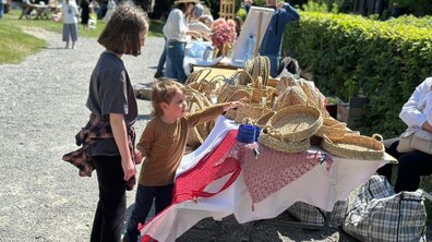 Фото: Крафтові вироби, майстерки та допомога ЗСУ: у Львові триває Ярмарок на Івана в Гаю