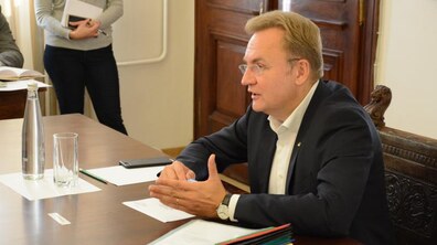 Фото: Мер Львова дав доручення підготувати дорожню карту щодо будівництва 6 нових басейнів у місті
