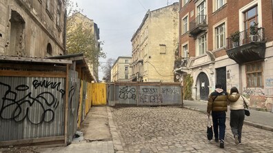 Фото: Частину вулиці Федоровича вже відкрили для пішоходів