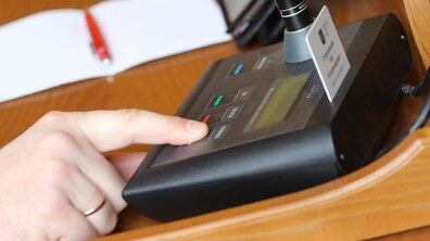 Фото: На площі Старий Ринок, 8 облаштують майданчик для паркування на 27 місць: майданчик функціонуватиме до моменту реконструкції площі