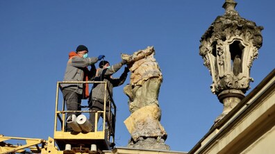 Фото з перевірки скульптур Романа Балука для Львівської міської ради
