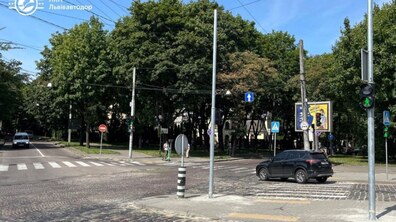 Фото: На перехресті вулиць Левицького – Мечникова встановили нові пішохідні світлофори
