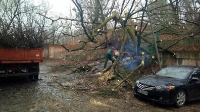Фото: Цієї ночі комунальні служби міста продовжать працювати в посиленому режимі