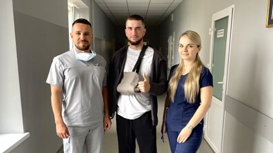Фото: Повернути слух та рухливість руки: у центрі НЕЗЛАМНІ лікують 26-річного воїна