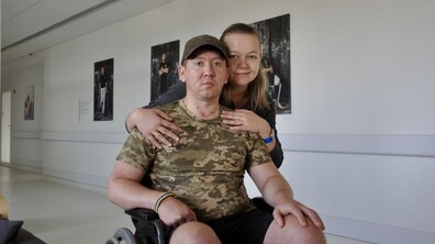 Фото: У центрі НЕЗЛАМНІ лікують захисника, якому ворожий снаряд влучив у голову і порушив життєво важливі функції