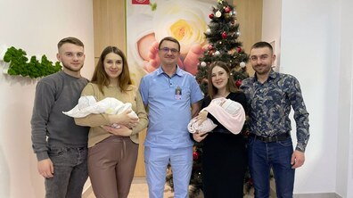Фото: Рідні сестри на Різдво народили немовлят у пологовому дитячої лікарні Львова