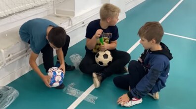 Фото: Львівські школи отримали бокси зі спортивним інвентарем (відео)