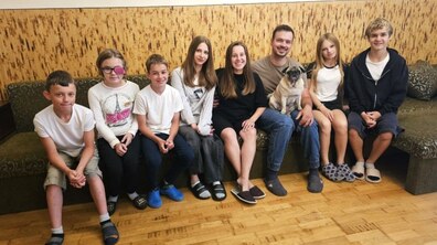 Фото: Стала мамою-вихователькою для своїх братів та сестер: історія Інни Резнік