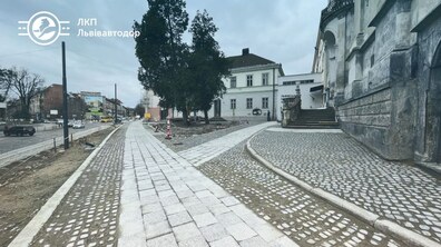 Фото: Пішохідна зона біля Органного залу вже відкрита для мешканців